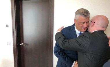 Thaçi takon në Bratislavë diplomatin amerikan