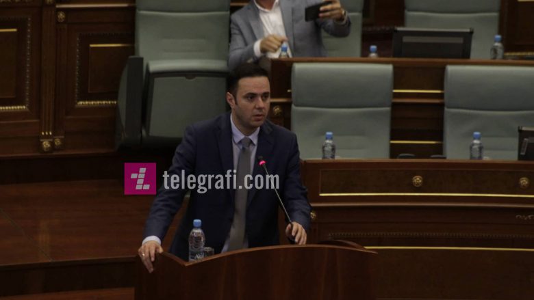 Komisioni nuk mbështet amendamentin e deputetit Haxhiu për ligjin e sponzorizimeve