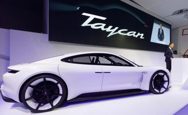 Drejtori i Porsche ka treguar detajet e Taycan (Foto)