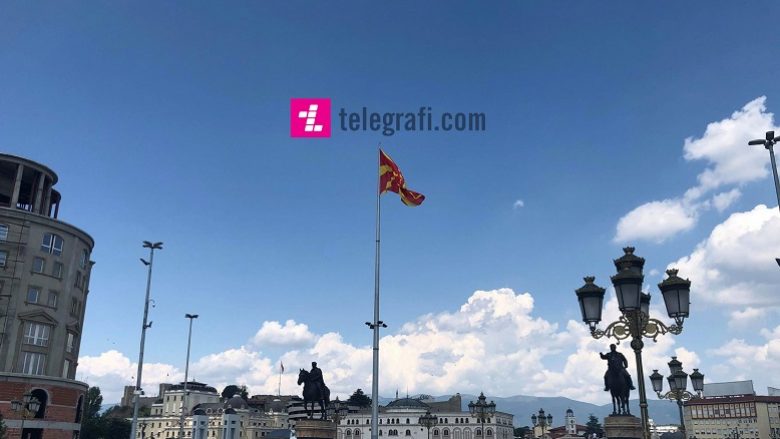 Maqedoni, fondet e arsimit shkojnë për sallon të floktarisë