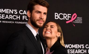 Miley Cyrus dhe Liam Hemsworth festojnë dhjetë vjetorin e lidhjes