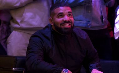 Drake lë pas “The Beatles” në top-listën e ‘Billboard Hot 100’