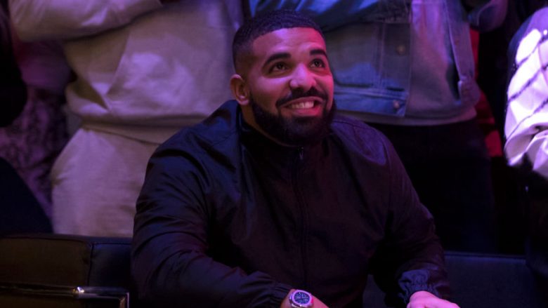 Drake lë pas “The Beatles” në top-listën e ‘Billboard Hot 100’