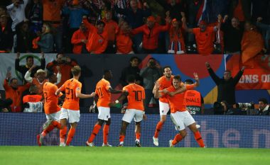 Holanda përmbys Anglinë dhe kalon në finale të Ligës së Kombeve