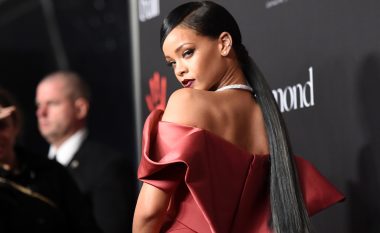 Rihanna vjen unike dhe joshëse në koleksionin e ri të “Savage X Fenty”