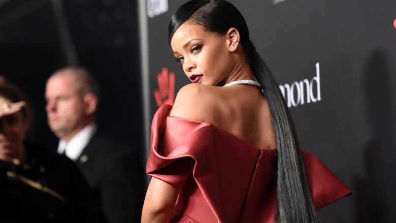 Rihanna vjen unike dhe joshëse në koleksionin e ri të “Savage X Fenty”