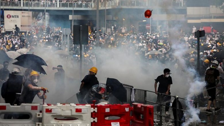 Protesta të dhunshme në Hong Kong