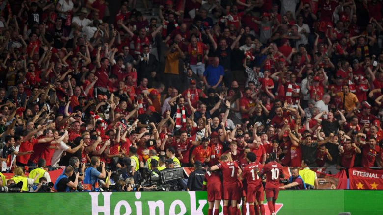 Liverpooli fiton trofeun e gjashtë në histori të Ligës së Kampionëve, bëhet klubi i tretë evropian me më shumë kupa në këtë garë