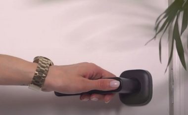 Mbyllësja e zgjuar e derës, hapet me vendosjen e shenjave të gishtit (Video)
