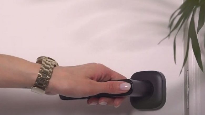 Mbyllësja e zgjuar e derës, hapet me vendosjen e shenjave të gishtit (Video)