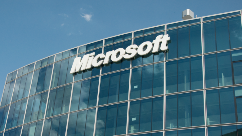 Microsoft ua ndalon punonjësve t shfrytëzojnë Slack, Google Docs dhe Amazon Web Services