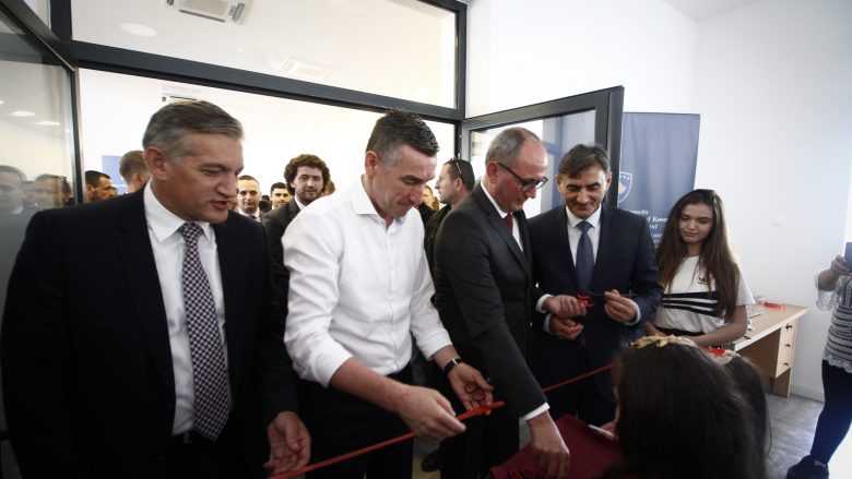 Inaugurohet Qendra e Inovacionit dhe Ndërmarrësisë në Ferizaj