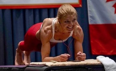 Dana Glowacka e thyen rekordin botëror të ushtrimit “plank” duke qëndruar mbi 4 orë në atë pozitë