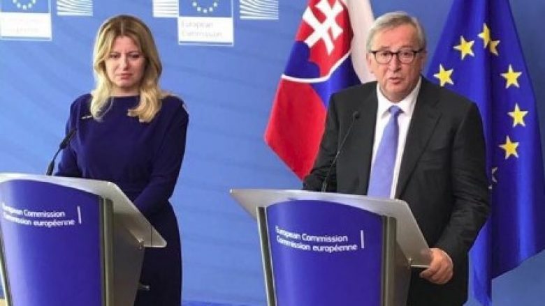 Presidentja sllovake pyetet rreth “ndërrimit të rrobave të saj tri herë” – përveç saj, një përgjigje kishte edhe Juncker (Video)