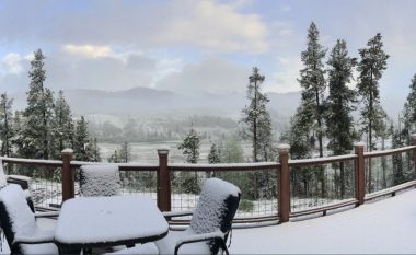 Kur borë bie në ditën e parë të verës – pamje nga Colorado (Foto)