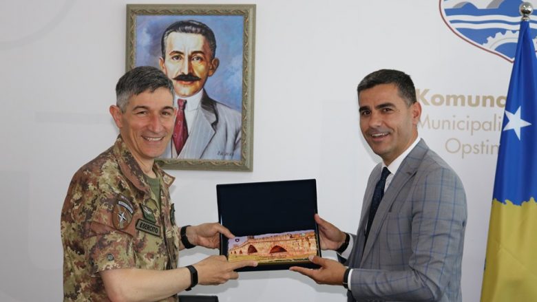 Tahiri takon komandantin e KFOR-it gjeneralin D’Addario flasin për gjendjen e sigurisë në përgjithësi në Kosovë