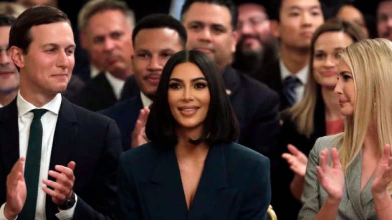 Kim Kardashian mban fjalim në Shtëpinë e Bardhë, flet për reformat në drejtësi