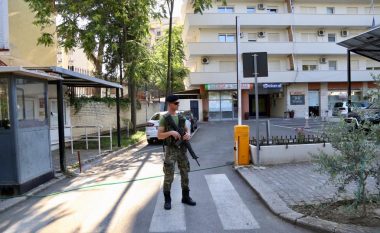 Një ditë para zgjedhjeve, “blindohet” blloku i ambasadave në Tiranë