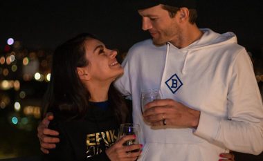 Ashton Kutcher e Mila Kunis “live” konfirmojnë se janë ende çift