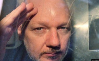 Gjykata suedeze refuzon kërkesën për burgosjen e Assanges