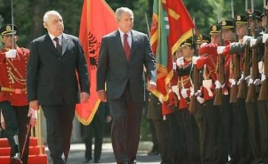 Dymbëdhjetë vjet nga vizita e presidentit Bush në Shqipëri