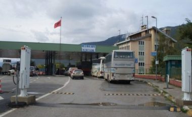 Tetë autobusëve nga Shqipëria nuk iu lejua hyrja në Kosovë, Lekaj tregon arsyet