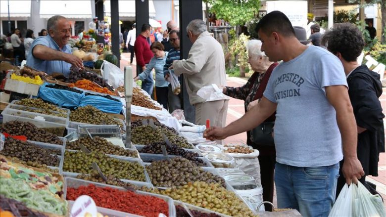 Myslimanët e rajonit përgatiten për festën e Fitër Bajramit (Foto)