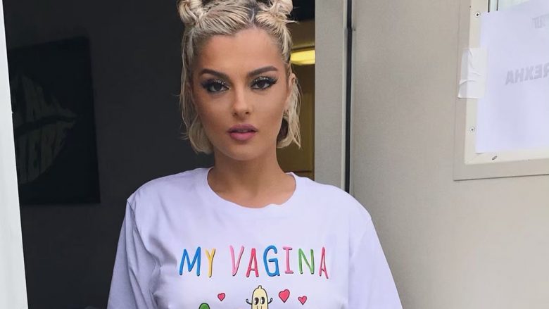 “Vagina ime, zgjedhja ime”, dalin në shitje bluzat e dizajnuara nga Bebe Rexha