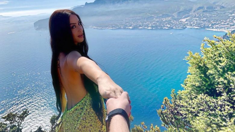 Dafina Zeqiri sjell një tjetër pozë atraktive nga pushimet në Ibiza
