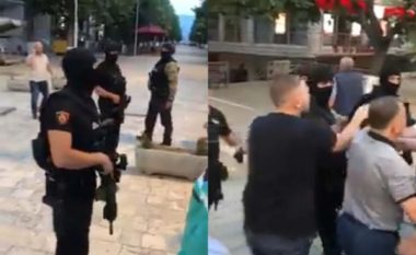 Një ditë para zgjedhjeve, në Peshkopi qytetarët përplasen me policinë (Video)