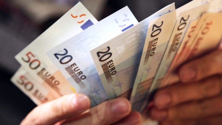 Banka Qendrore e Evropës: Qytetarët e Shqipërisë rrisin preferencat për të mbajtur para të gatshme