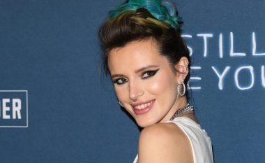 Hakeri e shantazoi me fotot e saja “topless”, Bella Thorne i publikon vetë në rrjetet sociale