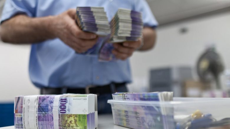 Zvicra gjobit pesë banka të njohura botërore