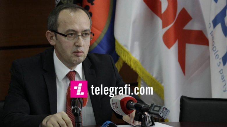 Hoti: Thaçi të tregojë kush ia kërkoi emërimin e spiunit serb në kabinetin e tij