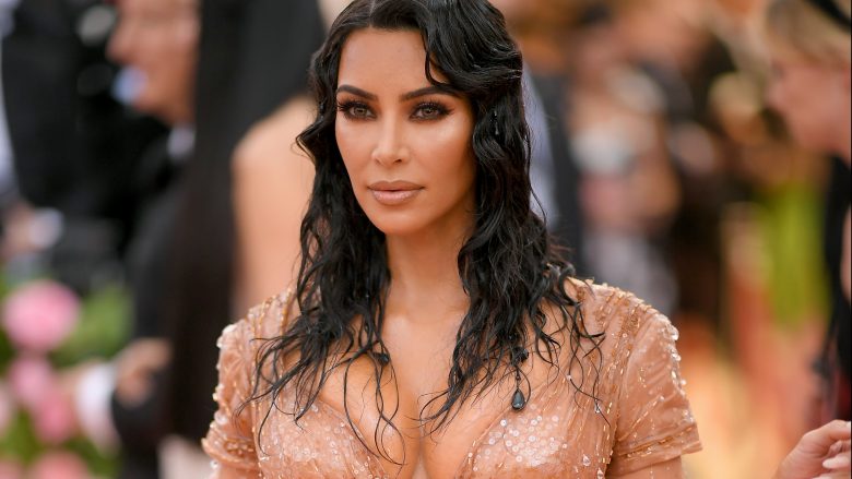 Kim Kardashian sjell imazh atraktiv në bikini nga pushimet në Kosta Rika