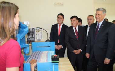 Haziri e Kosnett inaugurojnë Qendrën për Karrierë dhe Ndërmarrësi