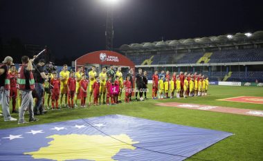 Prapaskenat e ndeshjes Mali i Zi – Kosovë: Tifozët me bileta VIP, hilja e Aro Muriqit, përjashtimi i menaxherit të Kosovës dhe presioni i Savicevicit te gjyqtarët