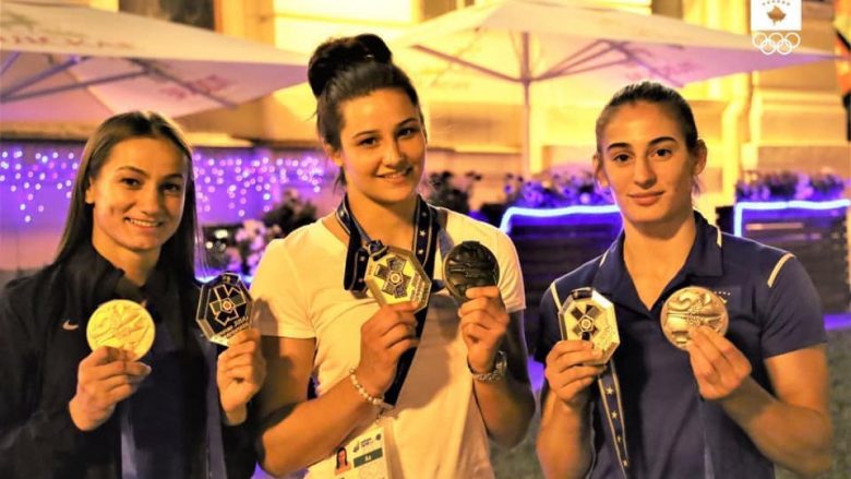 Fotoja e shumëpritur: Krenaritë tona pozojnë me medaljet e Lojërave Evropiane