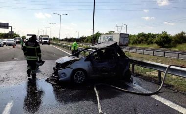 E përplas kamioni, digjet makina me pesë persona brenda në Turqi (Video)