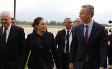 Sekretari i përgjithshëm i NATO-së mbërrin në Tiranë