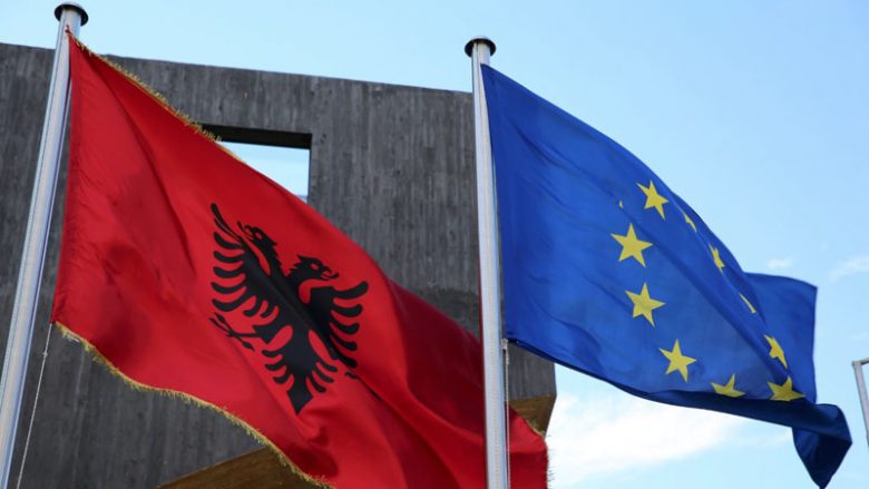 Ministri i Jashtëm holandez: Hapja e negociatave të anëtarësimit të Shqipërisë është i parakohshëm