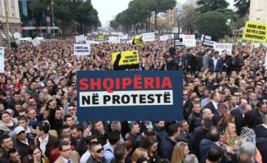 Shqipëri, sot protesta e tetë e opozitës