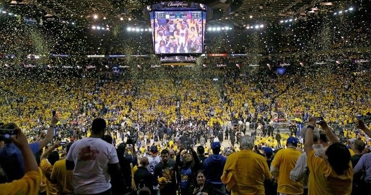 Golden State më nuk do të luajë në Oracle Arena, një tifoz blen biletën