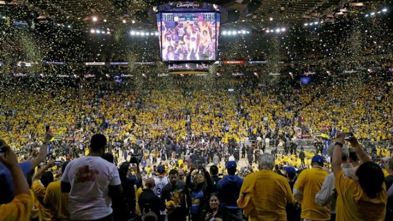 Golden State më nuk do të luajë në Oracle Arena, një tifoz blen biletën më të shtrenjtë