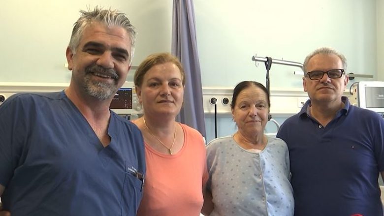 Për herë të parë në Kosovë, pacientja operohet njëkohësisht në zemër dhe zorrë (Video)