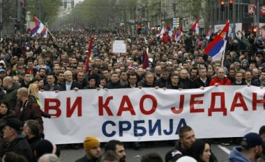 Vazhdojnë protestat kundër Vuçiqit në Beograd