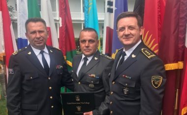 Gjenerali Rama krenar me nënkolonelin e FSK-së që diplomoi në SHBA
