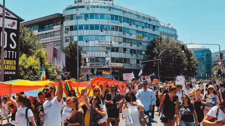 Pa probleme kaloi “Parada e parë e krenarisë” në Shkup