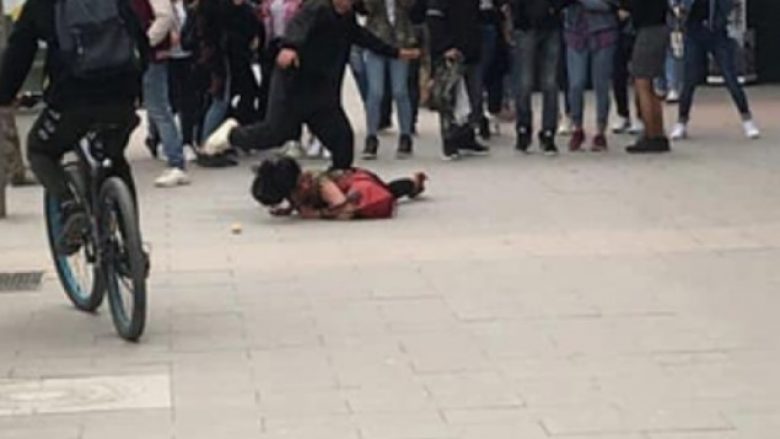 Mbetet në paraburgim i mituri që sulmoi gruan rome në Ferizaj