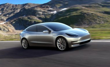 Elon Musk thotë se një Tesla me gamë 640km është në zhvillim